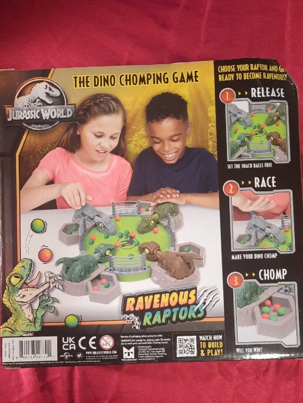 Jurassic World Ravenous Raptors Chomping Game